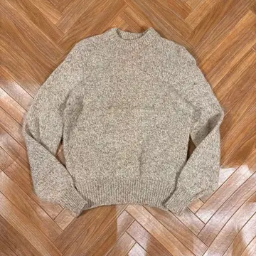 L.L.Bean 베이지 계열 크루넥 니트 스웨터