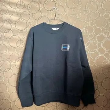 스순 x GU 콜라보 네이비 맨투맨