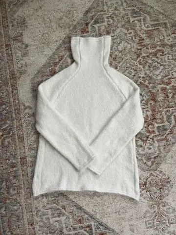 화이트 하이넥 스웨터 S/M