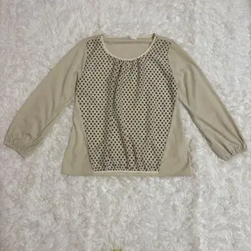 새상품급 여성용 긴팔 블라우스 M 도트 무늬 베이지 상의 심플