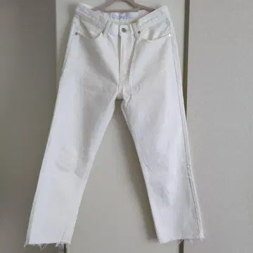 FRAMeWORK 화이트 스트레이트 데님 프린지 밑단