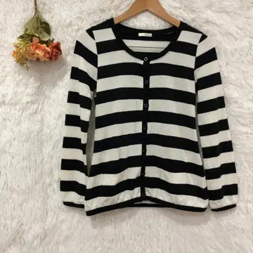 CE2 세우 보더 무늬 긴팔 가디건 [ M ] 상의 둥근넥 화이트 블랙