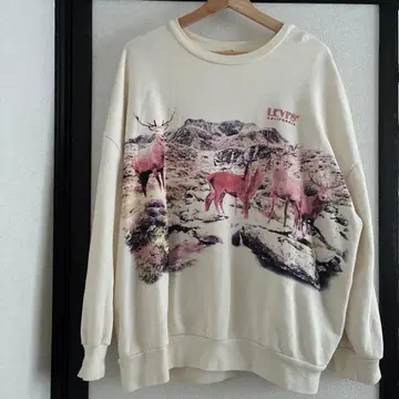 리바이스 동물 프린트 맨투맨