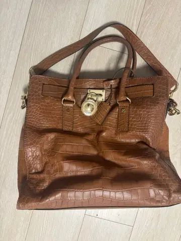 MICHEAL KORS 악어 엠보싱 2way 체인 숄더백 금