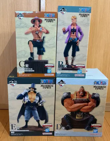 원피스 제일복권 흰 수염 해적단 에이스 마르코 조즈 비스타 피규어