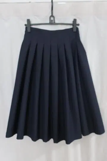 [새상품급] STAMP AND DIARY 스커트 네이비 S사이즈