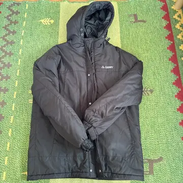 GERRY 블랙 다운 자켓