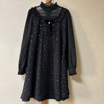 Amavel 별 패턴 프릴 하이넥 원피스