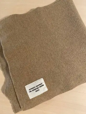 ZUCCa 베이지 니트 머플러