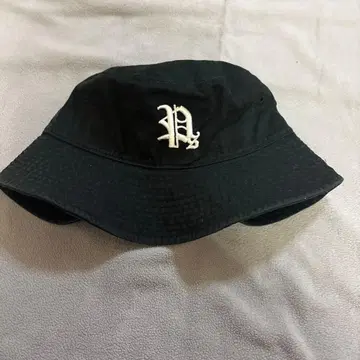 Pinky Shake 블랙 버킷햇 S/M