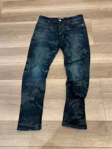e JEANS 페인트 조그 카모플라쥬 팬츠