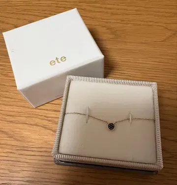 [ 새상품급 ] ete 골드 목걸이 블랙스톤