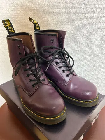 닥터 마틴 퍼플 하이컷 부츠
