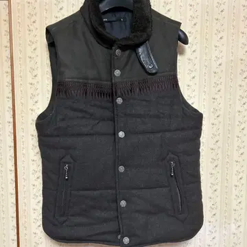 에고 트리핑 애로우 헤드 베스트 46 루드 갤러리 백 크러쉬