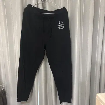 블랙 스웨트 팬츠 프린트