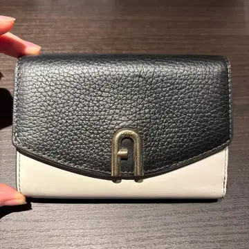 FURLA 3단 폴더형 지갑 블랙/화이트