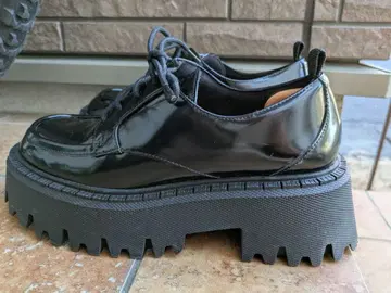 ZARA 통굽 블랙 레이스업 슈즈 37사이즈