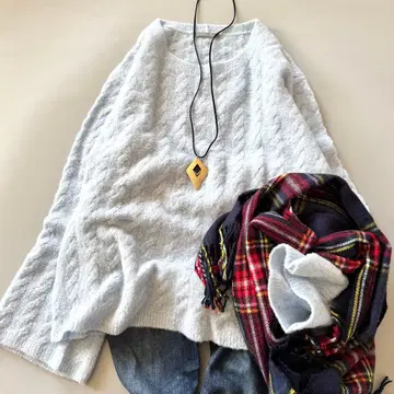 띠어리 럭스 울 긴팔 니트 블루 루즈핏