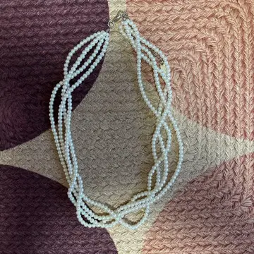 LOUNIE 4연 화이트 펄 목걸이