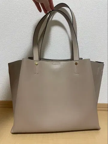 LEPSIM 베이지 토트백 합성 피혁