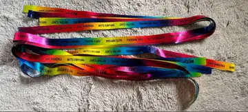 WEST. 은색 테이프