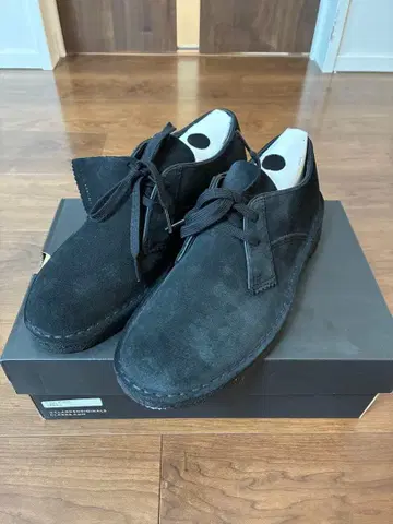 애로우즈 별주 클락스 데저트 칸