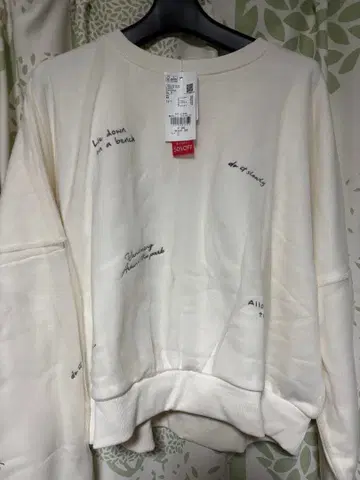 로리즈팜 튤 자수 맨투맨