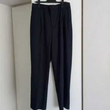 UNIQLO 네이비 스트라이프 슬랙스