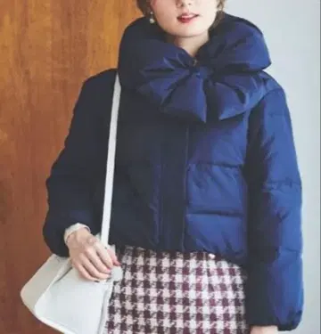 트란테안 손 드 모드 2way 리본 머플러 포함 다운 자켓 (짧은 기장)