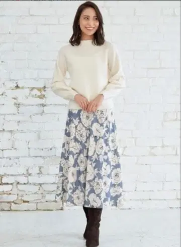 ANAYI 드로잉 플라워 프린트 플레어 스커트