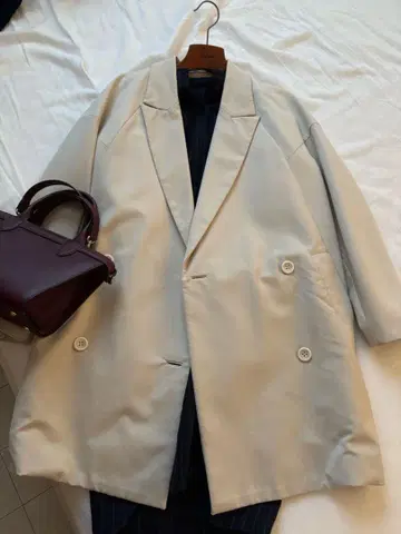 5회 착용 아도어 ADORE 아우터