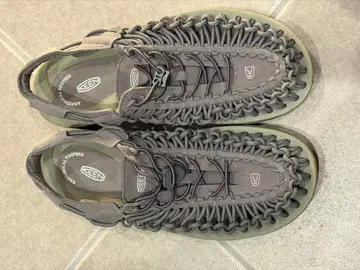 KEEN 유니크 스포츠 샌들 그레이