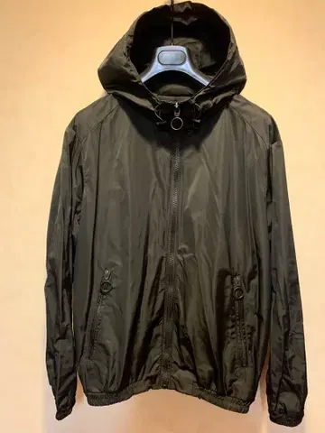 컨디션 최상 ZARAMAN 자라 나일론 후드 자켓 후드티 매트 블랙 S