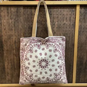 꽃무늬 자수 토트백