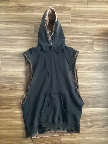 sublations의 데미지 가공 슬리브리스 후드티