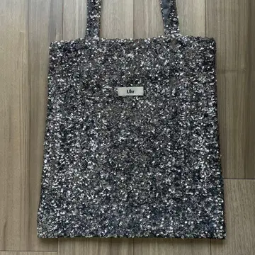 실버 스팽글 토트백 Uhr