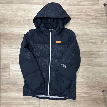 New Balance 다운 자켓 M 사이즈