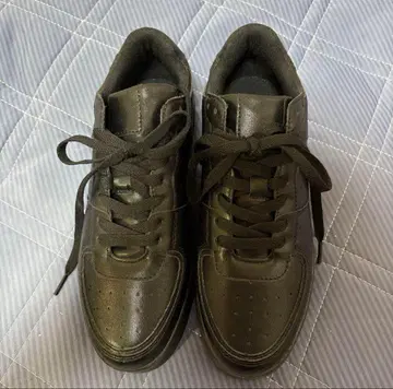 Shoes in Closet 경량 통굽 베이직 코트 스니커즈