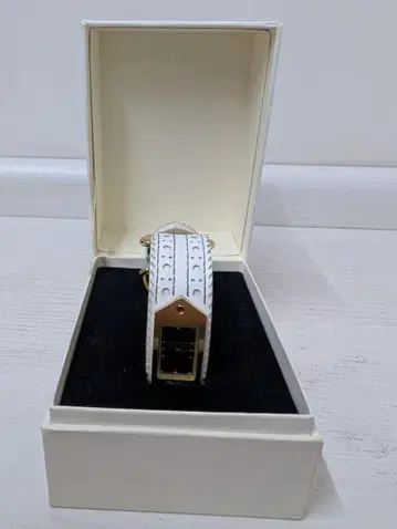 고티에 액세서리 시계