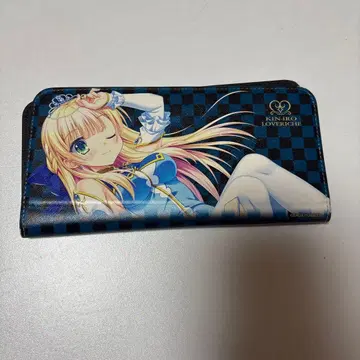 골드 컬러 라브리체 지갑에 붙어 있던 마그넷 부분