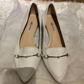 다이애나 화이트 스틸레토 신발