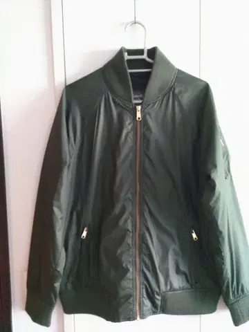 올리브 그린 MA-1 자켓 새상품급