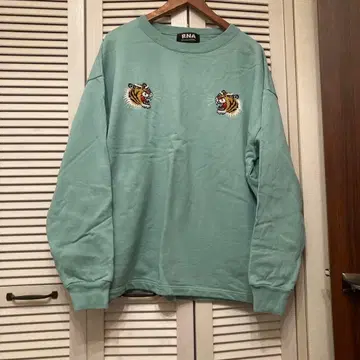 정가 12100엔 RNA 토라토라 BIG 트레이닝복