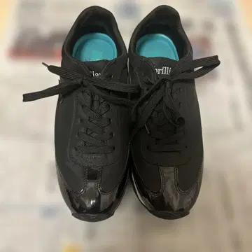 호킨스 브릴리언트 통굽 스니커즈 블랙 23.5 EEE