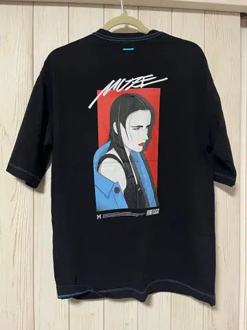MUZE 사이즈 1 아트 프린트 다크 블루 T셔츠 M
