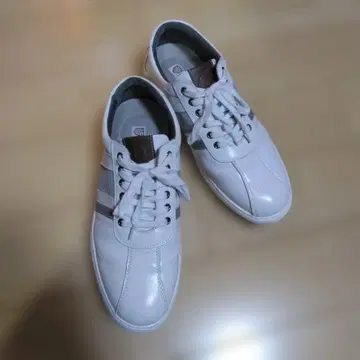 [ 새상품급 ] 맥그레거 화이트 스트라이프 스니커즈