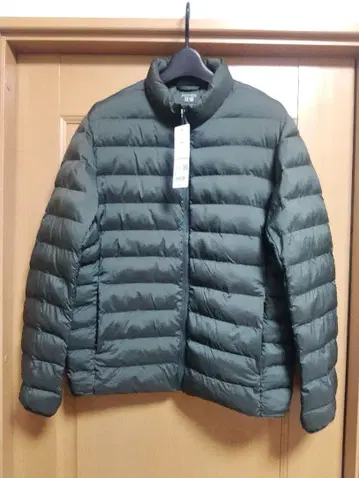 유니클로 퍼프 테크 자켓 올리브색