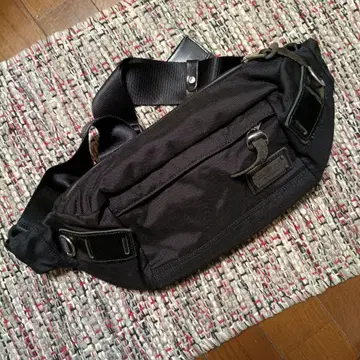 Master piece 바디백 블랙 마스터피스