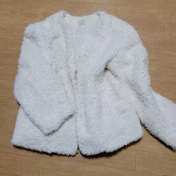 GREEN LABEL RELAXING 화이트 보아 자켓