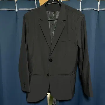 노브랜드 블랙 정장 자켓 폴리에스테르 소재 어깨 패드 포함